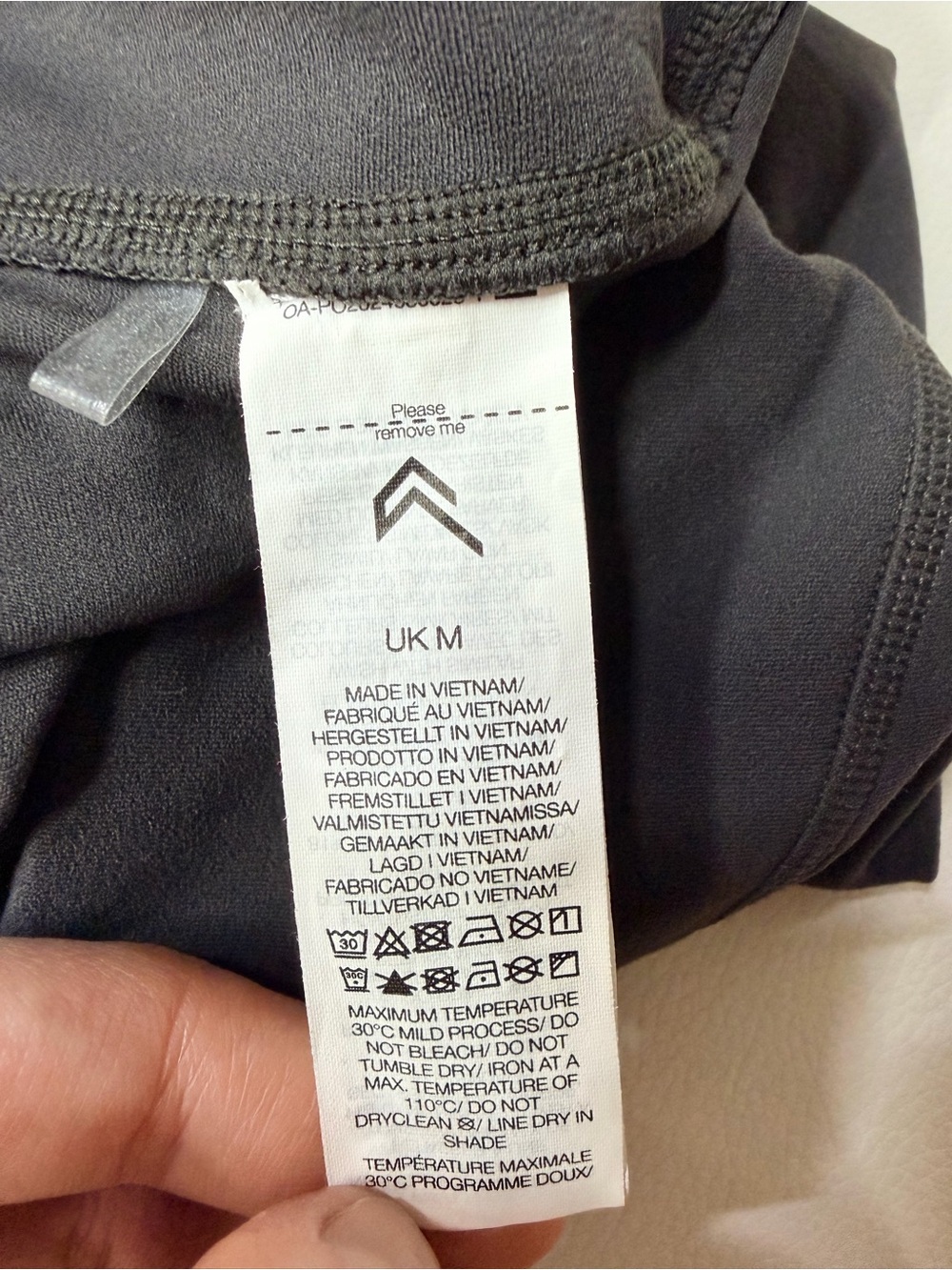 Oner Effortless Seamless Active Black Performance Shorts Lifting Logo Waistband - Picture 5 of 5